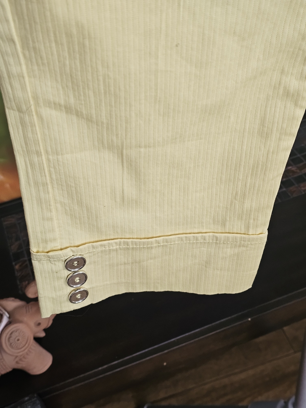 ❗️ MYMICHELLE Light Yellow Cropped Pants with Belt . NWT  ❗️ - Picture 3 of 10